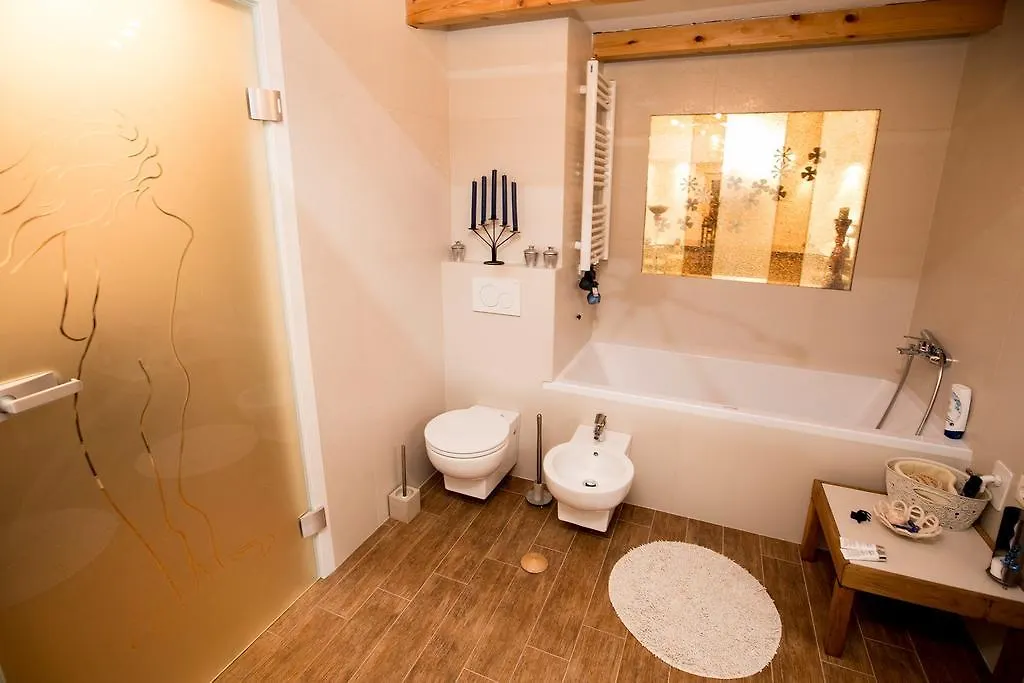 Angel'S Nest Apartment Komenda
